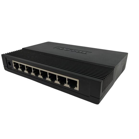 TP-Link TL-SG1008D 8-Port Gigabit Desktop Switch - Picture 3 of 4